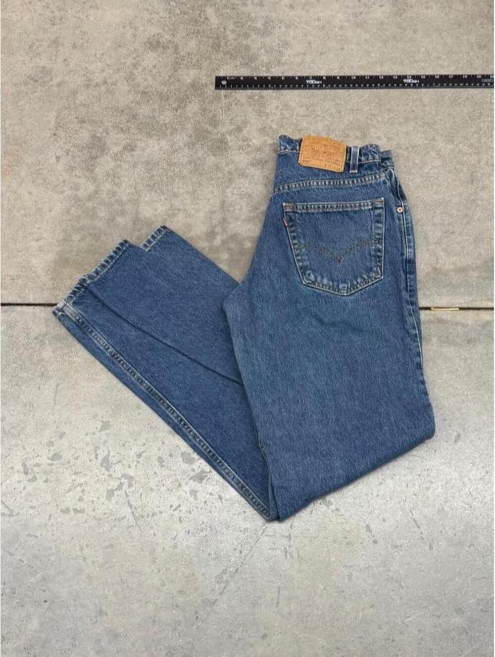 vintage levis 550 faded blue relaxed baggy fit jeans size 32 x 34